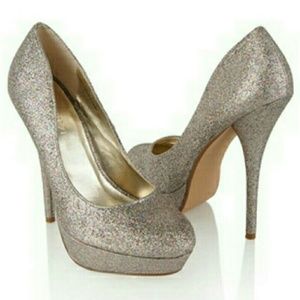 BRAND NEW Forever 21 Pointy Metallic Glitter Pump